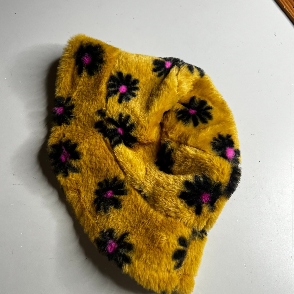 Yellow Faux Fur Daisy Bucket Hat Floral Black Pink Fuzzy Festival Streetwear - Picture 2 of 5